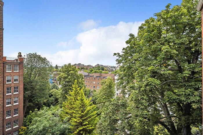 2 Bedroom Flat For Sale In Maida Vale, London, W9