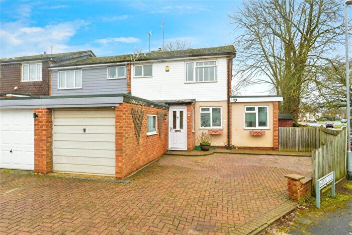3 Bedroom End Of Terrace House For Sale In Kipling Close, Woodley, Reading, Berkshire, RG5