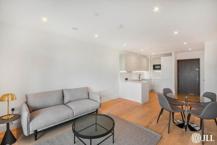 1 Bedroom Flat To Rent In Capital Interchange Way, Brentford, TW8