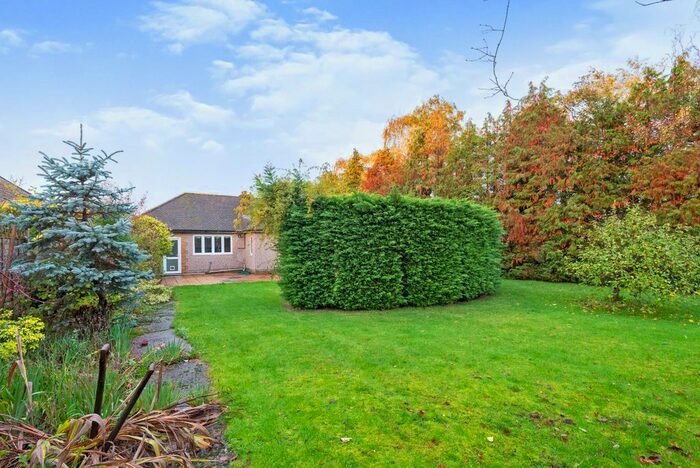 2 Bedroom Bungalow For Sale In Leewood Way, Effingham, Leatherhead, Surrey, KT24