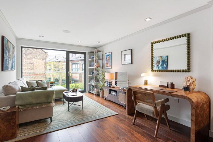 1 Bedroom Flat For Sale In Macaulay Road, Clapham, SW4