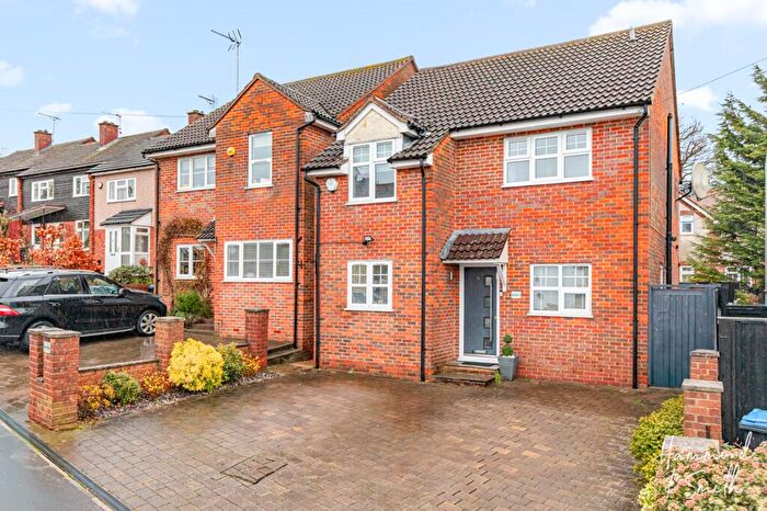 4 Bedroom Detached House For Sale In Bridge Hill, Epping, CM16