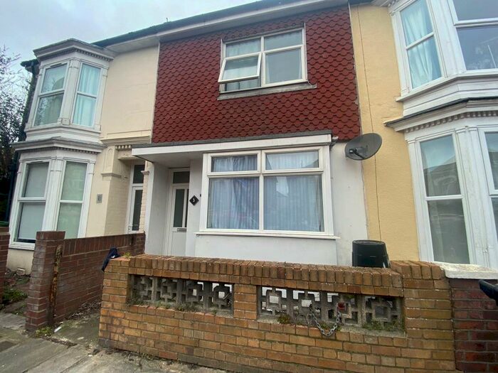 5 Bedroom House To Rent In Francis Avenue, Southsea, PO4