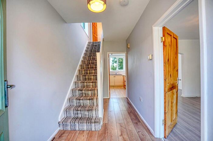3 Bedroom Semi-Detached House For Sale In Knoll Rise, Dunston, NE11
