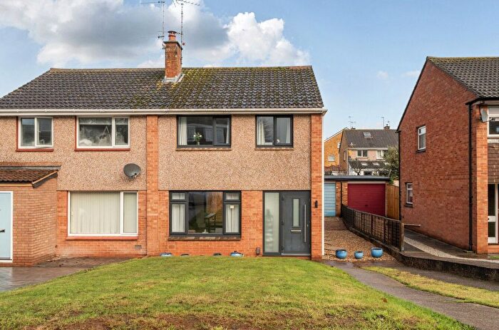 3 Bedroom Semi Detached House For Sale In Plumtree Drive, Exeter, EX2