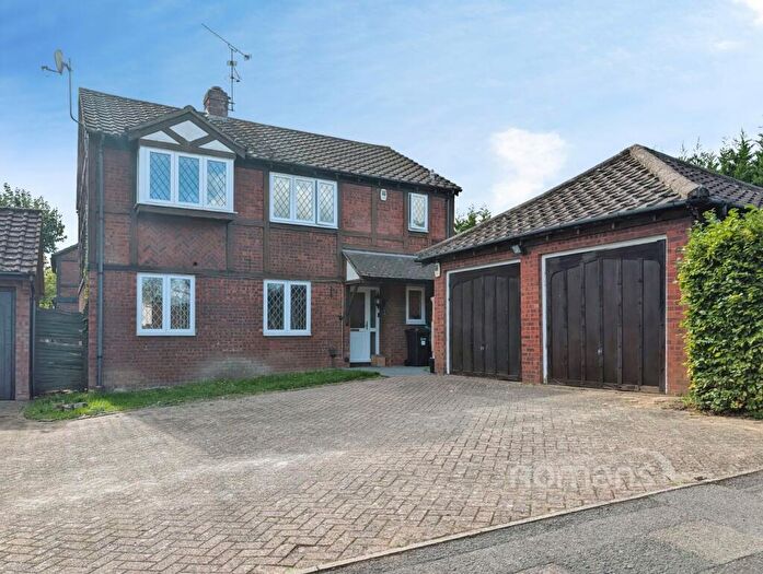 4 Bedroom Detached House For Sale In Tamarind Way, Earley, Reading, RG6