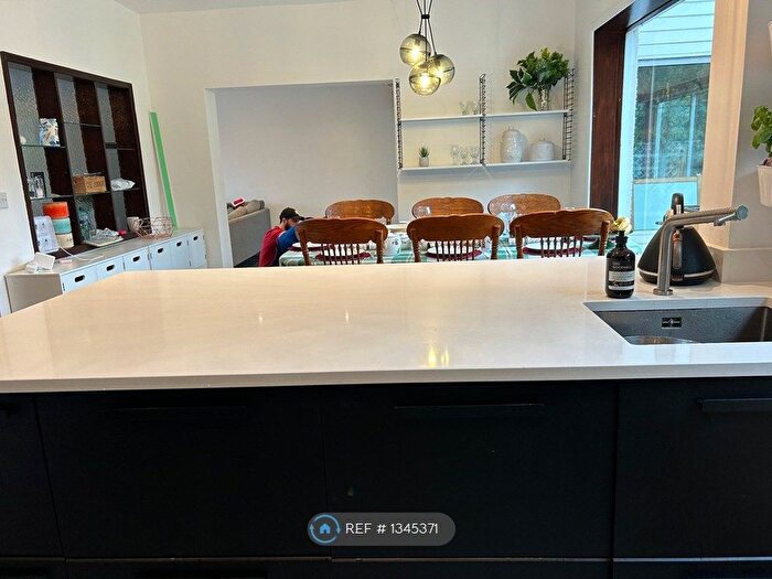 4 Bedroom Detached House To Rent In Newnham Rise, Shirley, Solihull, B90