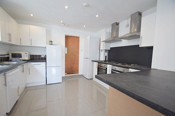 8 Bedroom Terraced House To Rent In Harriet Street, Cathays, CF24