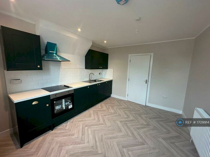 2 Bedroom Flat To Rent In Annesley Road, Hucknall, Nottingham, NG15