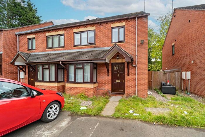 4 Bedroom House To Rent In Keneggy Mews, Birmingham, B29
