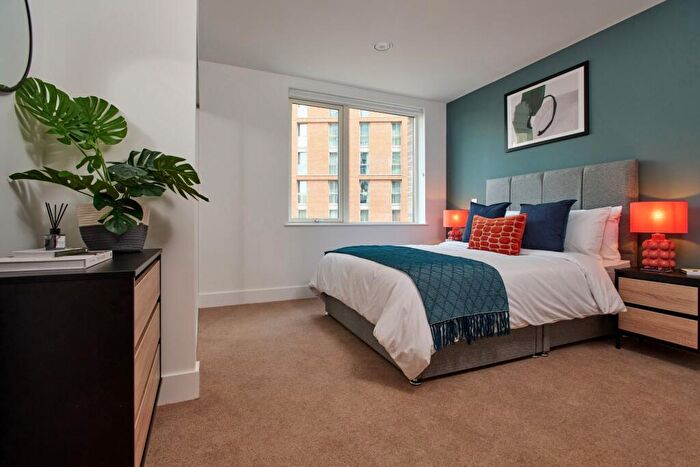 3 Bedroom Apartment To Rent In Fortunes Dock, Canning Town London, E16