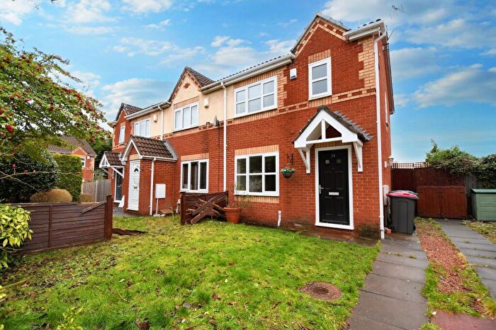 3 Bedroom Semi Detached House For Sale In Whimberry Close, Salford, M5