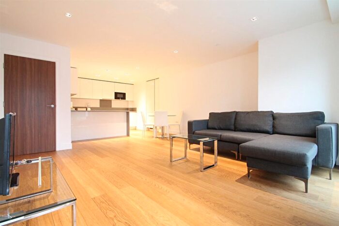 2 Bedroom Flat For Sale In Longfield Avenue, Ealing, W5