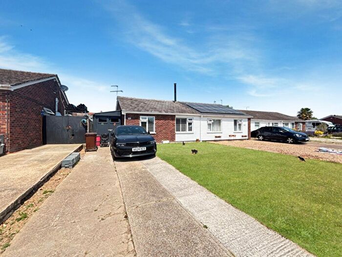 2 Bedroom Bungalow For Sale In Dover Road, Brightlingsea, Colchester, CO7