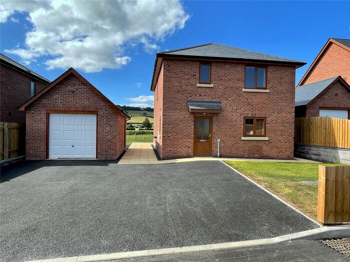 3 Bedroom Detached House For Sale In Plas Trannon, Trefeglwys, Caersws, Powys, SY17
