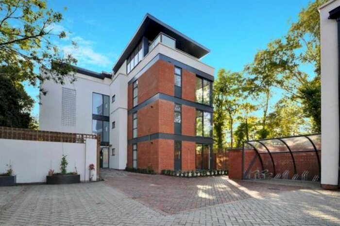 2 Bedroom Flat To Rent In Park Road, Beckenham, Beckenham, BR3