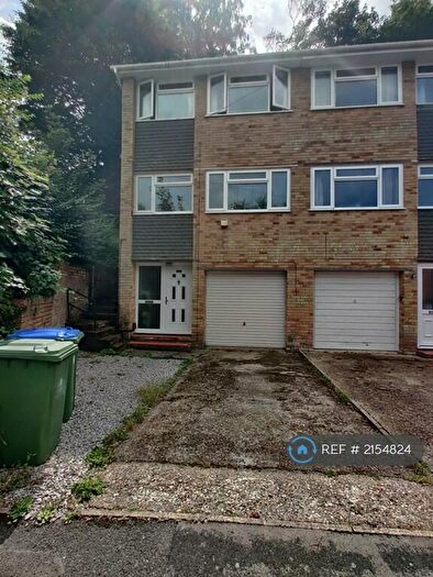 3 Bedroom Semi-Detached House To Rent In Edelvale Road, Southampton, SO18