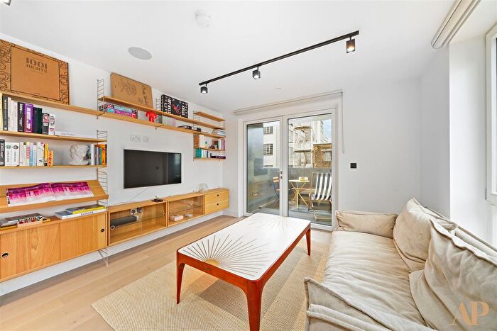 1 Bedroom Flat To Rent In New Tanner Way, London Square, Bermondsey, SE1