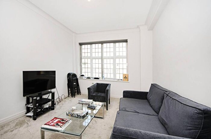 2 Bedroom Flat To Rent In Wellington Road, St John's Wood, London, NW8