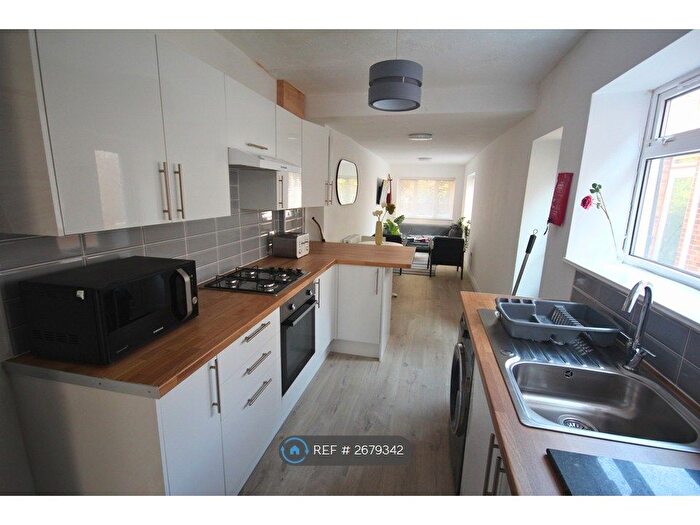 4 Bedroom Terraced House To Rent In Fawcett Road, Southsea, PO4
