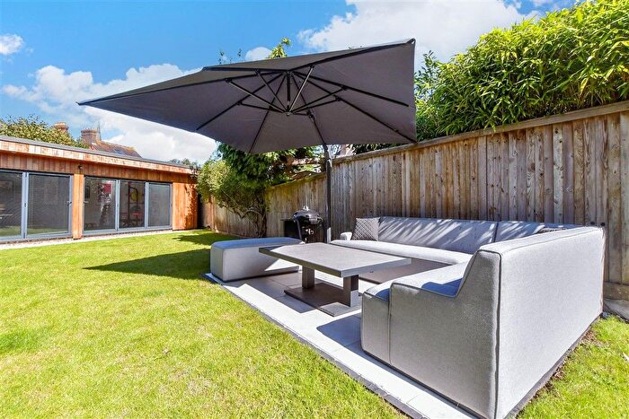 4 Bedroom Detached House For Sale In St. Mary's Road, Tonbridge, Kent, TN9