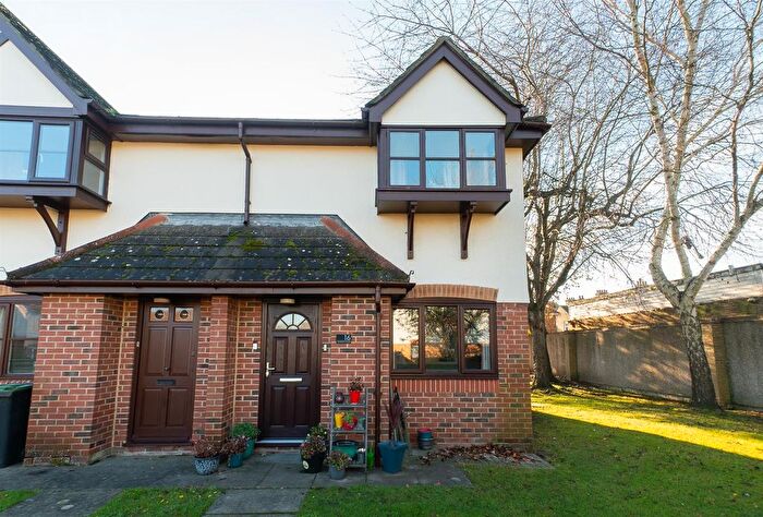 1 Bedroom Maisonette For Sale In Willowside, Snodland, ME6