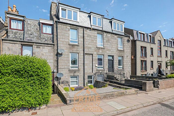 6 Bedroom Flat For Sale In First Floor Constitution Street, Aberdeen, AB24