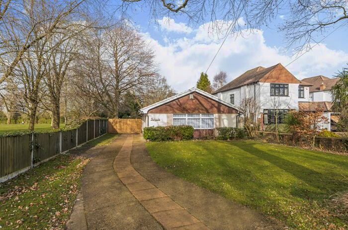 2 Bedroom Detached Bungalow To Rent In Canons Hill, Old Coulsdon, Coulsdon, CR5