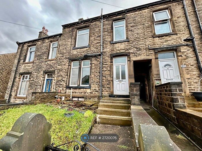 3 Bedroom Terraced House To Rent In Cross Lane, Huddersfield, HD4
