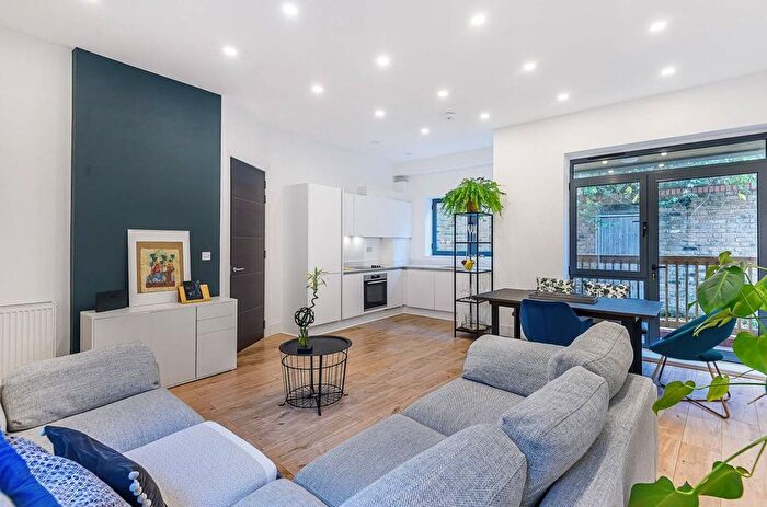 2 Bedroom Flat For Sale In Dalberg Road, Brixton, London, SW2