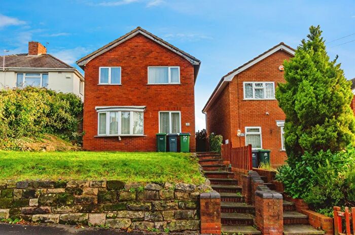 3 Bedroom Detached House For Sale In Hardy Road, Wednesbury, WS10