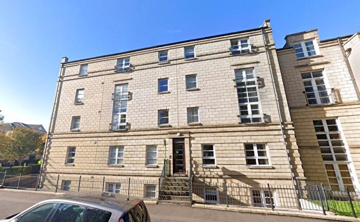 1 Bedroom Flat To Rent In Hopetoun Crescent, Edinburgh, EH7
