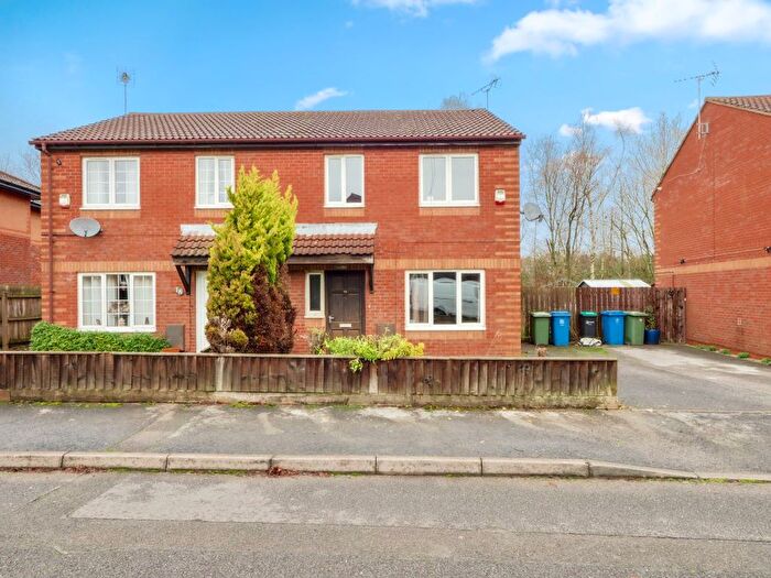 3 Bedroom Semi Detached House For Sale In Teal Avenue, Mansfield, Nottinghamshire, NG18