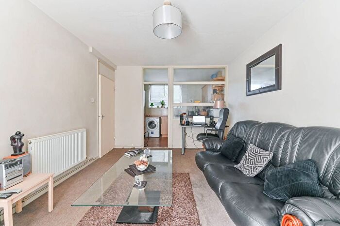 1 Bedroom Flat For Sale In Alexandra Walk, Crystal Palace, London, SE19