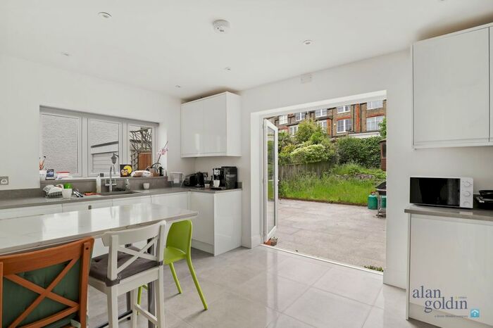 4 Bedroom Semi-Detached House To Rent In Palace Court Gardens, Muswell Hill, N10