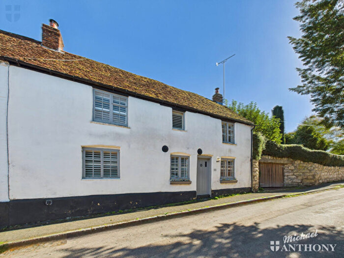 3 Bedroom Semi-Detached House For Sale In High Street, Weedon, Aylesbury, Buckinghamshire, HP22