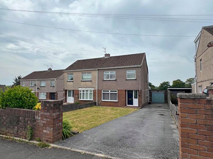 3 Bedroom Semi-Detached House For Sale In Garfield Avenue, Bridgend, CF31