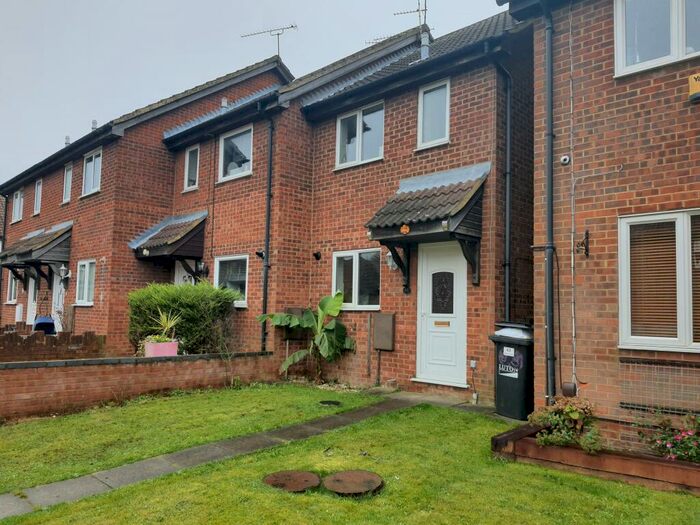 2 Bedroom End Of Terrace House To Rent In Fieldfare Green, LU4