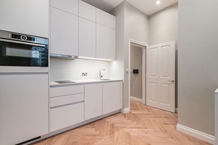 Studio To Rent In West Cromwell Road, London, SW5