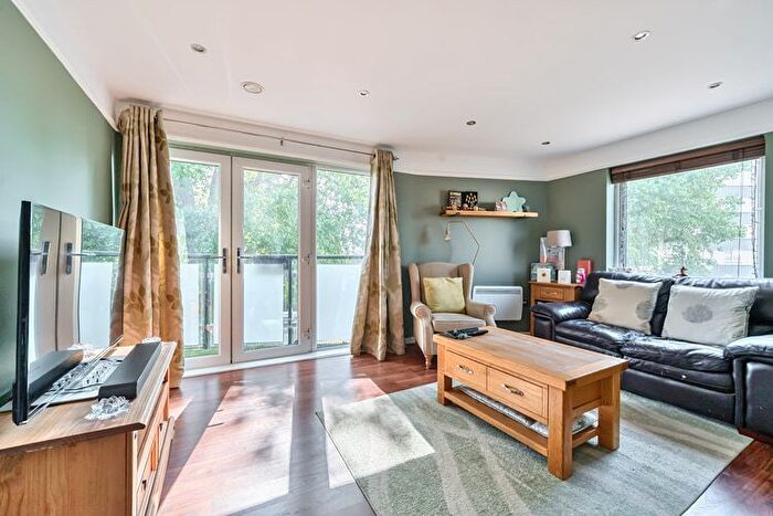 1 Bedroom Flat For Sale In Prioress House, Barking, Greater London, IG11