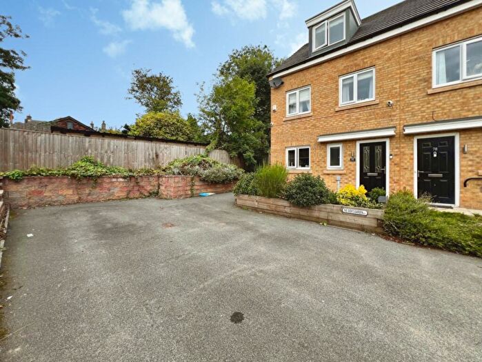 3 Bedroom Semi-Detached House For Sale In Quarry Bank Road, Bradford, BD2