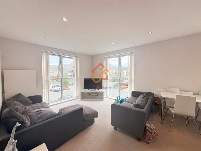 2 Bedroom Flat To Rent In Peregrine House, Bedwyn Mews, Reading, RG2