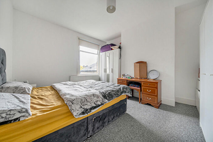 2 Bedroom Apartment For Sale In Vernham Road, Plumstead, SE18