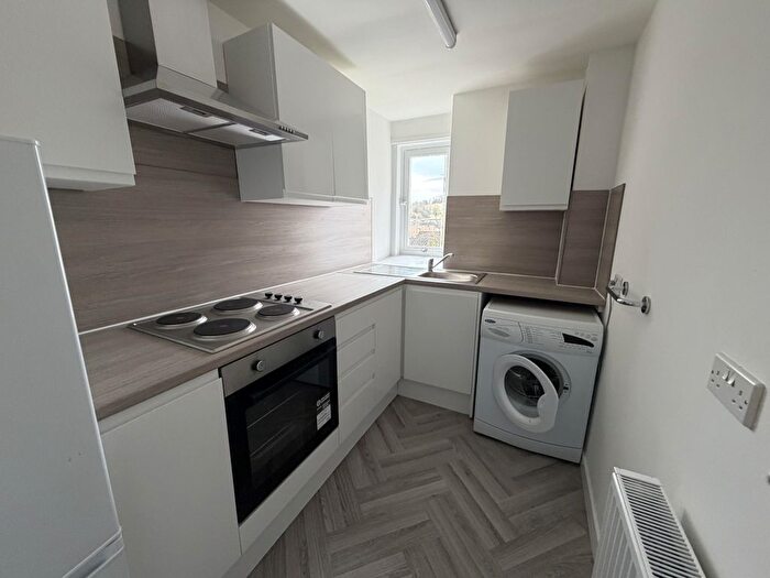 2 Bedroom Flat To Rent In Gardner Street, Dundee, DD3