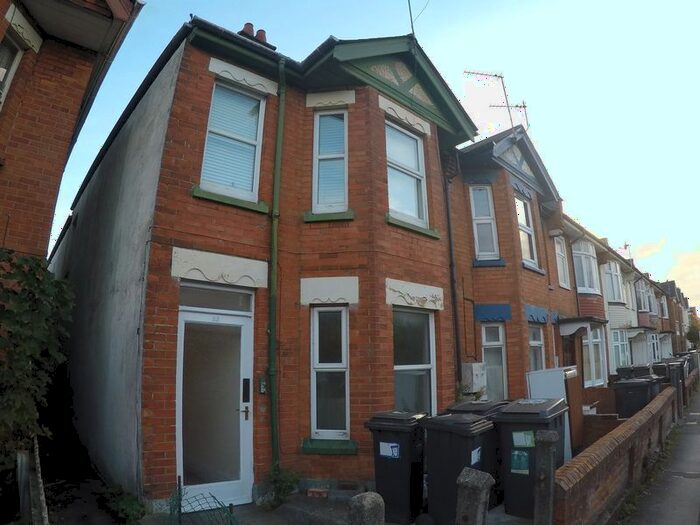 2 Bedroom Flat To Rent In St. Clements Road, Boscombe, Bournemouth, BH1