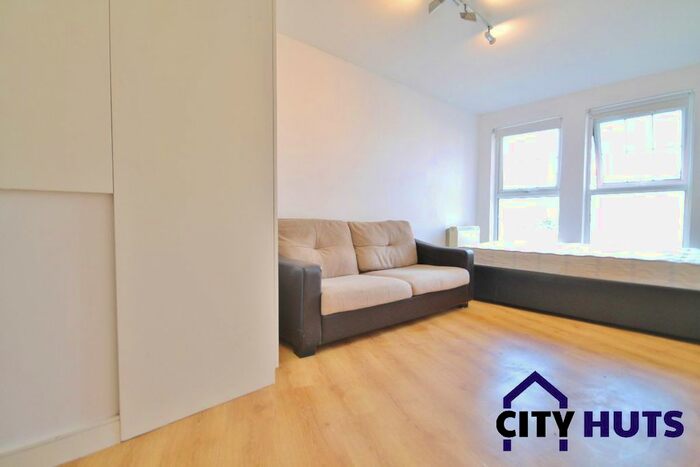 2 Bedroom Flat To Rent In Criterion Mews, London, N19