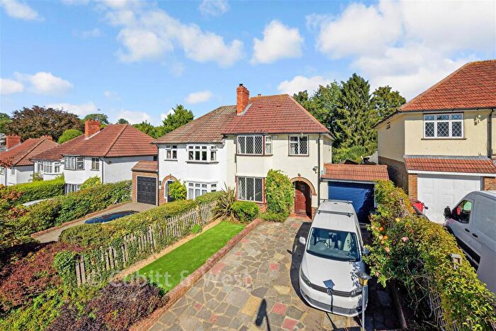 3 Bedroom Semi-Detached House For Sale In Epsom Lane South, Tadworth, Surrey, KT20