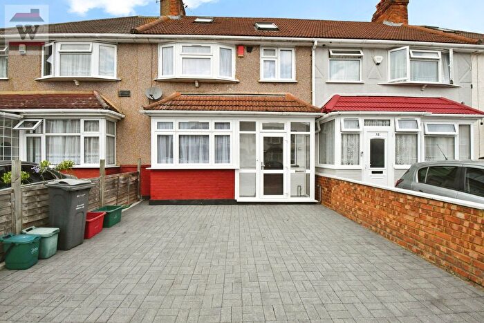 4 Bedroom Semi Detached House To Rent In Taunton Avenue, Hounslow, TW3