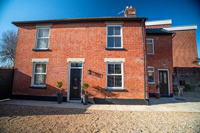 2 Bedroom Detached House For Sale In Blackfriars Way, Salisbury, Wiltshire, SP1