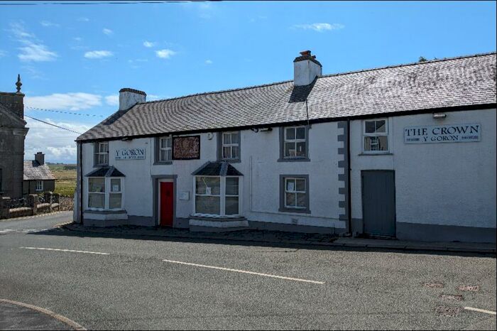 Pub Retail Property / Shop For Sale In Y Goron The Crown Bodorgan Square, Aberffraw, LL63